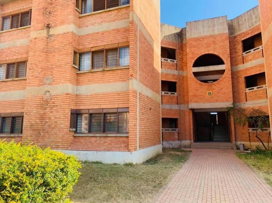 Spacious Zamtel Flat Lusaka Extérieur photo