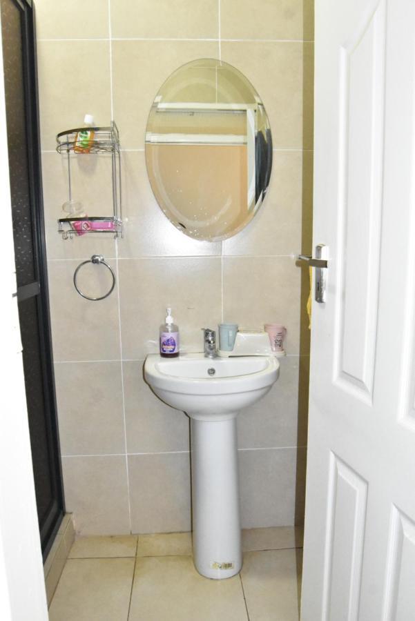 Spacious Zamtel Flat Lusaka Extérieur photo