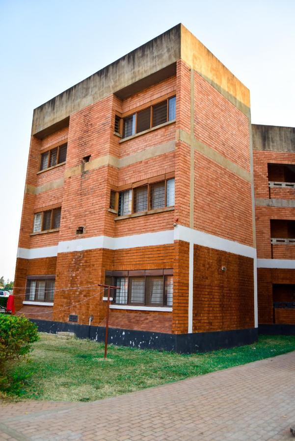 Spacious Zamtel Flat Lusaka Extérieur photo